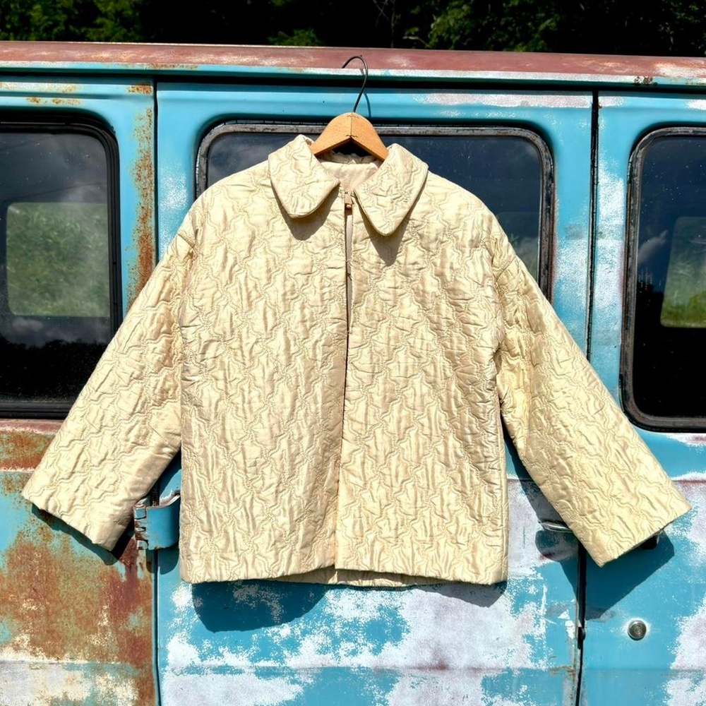40s golden cream silk dupioni quilted bed jacket w/ peter pan collar